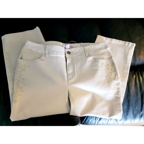 Chico's 1 Crop Pants Tan Tonal Floral Scroll Embroidery‎ Khaki Size 8-10 NWT - Picture 9 of 11